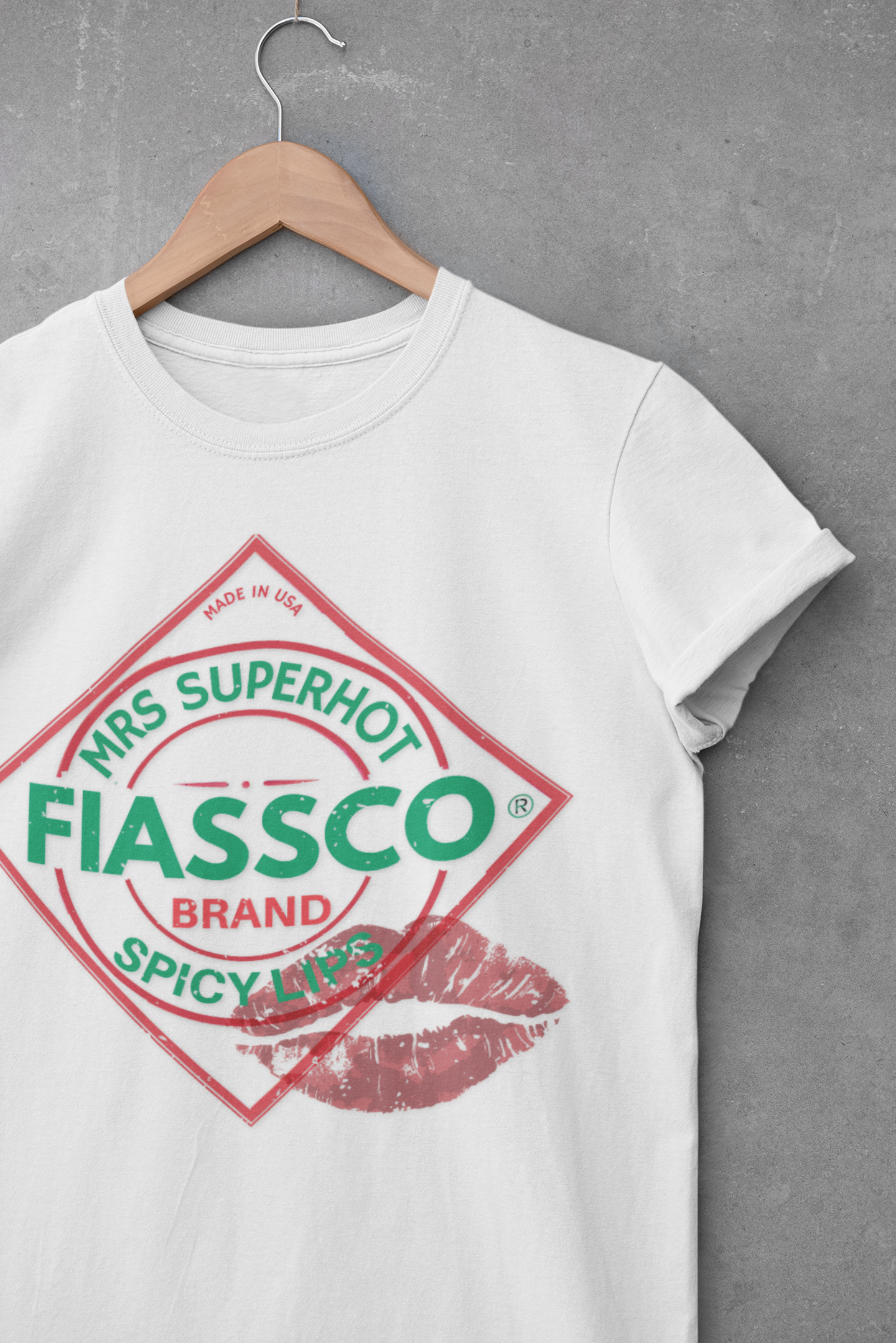 Spicy Lips — Women's Softstyle Tee